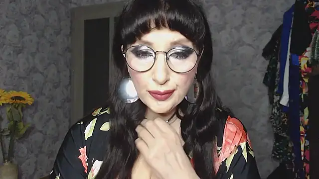 Snapshot of Aziza1 chatting on March 21, 2025, 5:56 pm Aziza1 online show from March 21, 2025, 5:56 pm