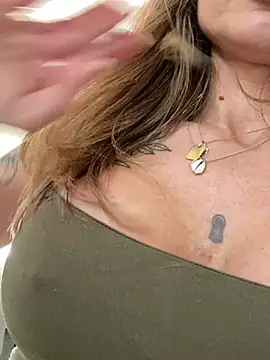 Snapshot of Etwas_neugierig chatting on March 5, 2025, 3:07 pm Etwas neugierig online show from March 5, 2025, 3:07 pm