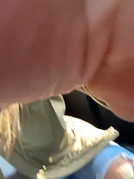 Snapshot of Etwas_neugierig chatting on March 7, 2025, 10:46 am Etwas neugierig online show from March 7, 2025, 10:46 am