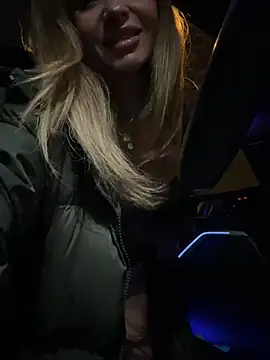 Snapshot of Etwas_neugierig chatting on March 16, 2025, 6:34 pm Etwas neugierig online show from March 16, 2025, 6:34 pm