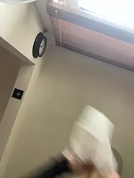 Snapshot of Etwas_neugierig chatting on February 11, 2025, 9:31 am Etwas neugierig online show from February 11, 2025, 9:31 am