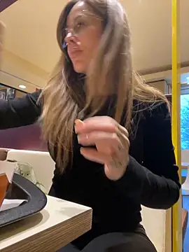 Snapshot of Etwas_neugierig chatting on March 3, 2026, 4:36 pm Etwas neugierig online show from March 3, 2026, 4:36 pm