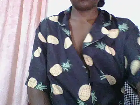 Snapshot of Hamie_sexy chatting on December 4, 2025, 12:04 pm Hamie sexy online show from December 4, 2025, 12:04 pm