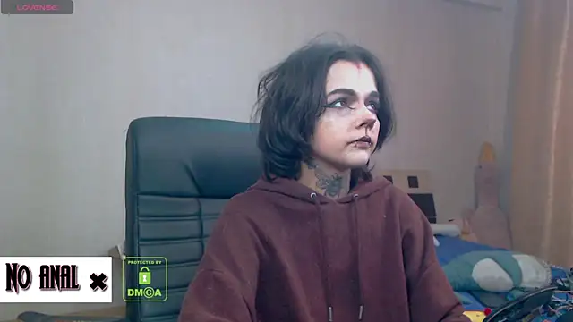 Snapshot of Dark__Elf chatting on November 11, 2025, 10:15 pm Dark Elf online show from November 11, 2025, 10:15 pm