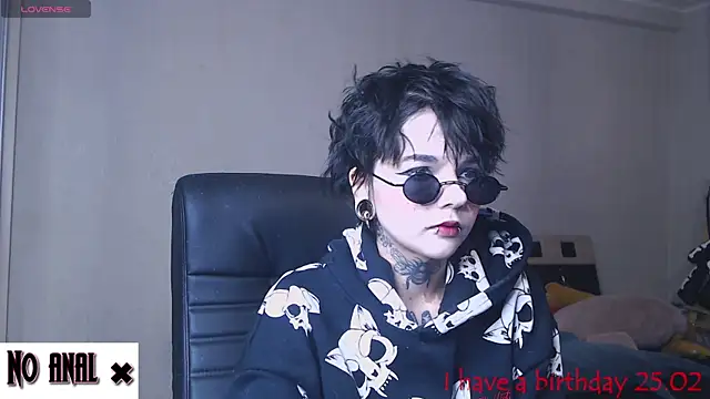 Snapshot of Dark__Elf chatting on February 5, 2025, 10:11 pm Dark Elf online show from February 5, 2025, 10:11 pm