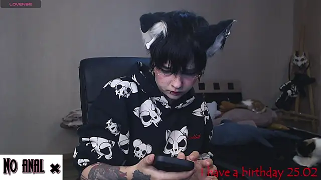 Snapshot of Dark__Elf chatting on February 4, 2025, 10:24 pm Dark Elf online show from February 4, 2025, 10:24 pm