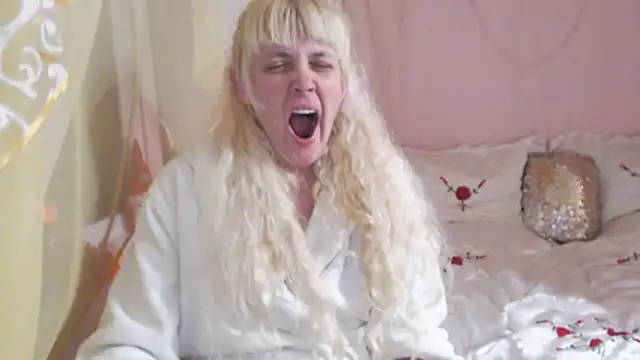 Snapshot of SunnySylvia chatting on November 27, 2025, 5:35 pm SunnySylvia online show from November 27, 2025, 5:35 pm