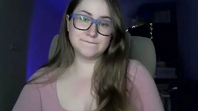 Snapshot of SeasonalSomeone chatting on May 26, 2026, 8:51 pm SeasonalSomeone online show from May 26, 2026, 8:51 pm