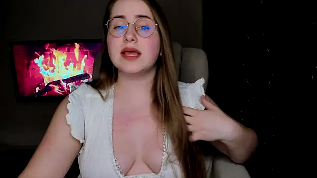 Snapshot of SeasonalSomeone chatting on March 13, 2025, 9:37 pm SeasonalSomeone online show from March 13, 2025, 9:37 pm