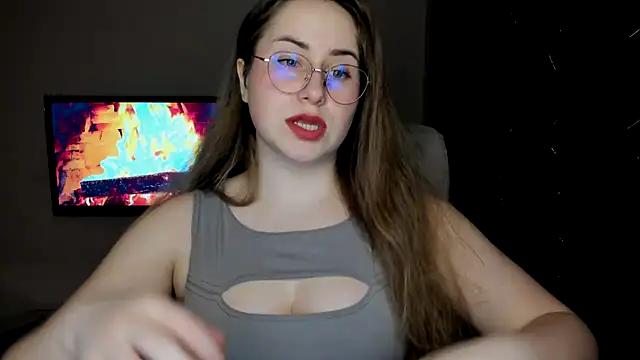 Snapshot of SeasonalSomeone chatting on March 19, 2025, 10:42 pm SeasonalSomeone online show from March 19, 2025, 10:42 pm