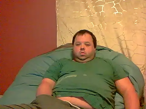 Snapshot of Strongbutgentle36 chatting on October 21, 2025, 7:52 am Strongbutgentle36 online show from October 21, 2025, 7:52 am