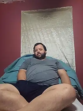 Snapshot of Strongbutgentle36 chatting on November 26, 2025, 8:03 am Strongbutgentle36 online show from November 26, 2025, 8:03 am