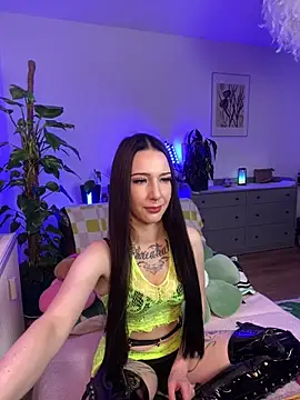 Snapshot of Trixie-Tainted chatting on February 24, 2025, 5:09 pm Trixie-Tainted online show from February 24, 2025, 5:09 pm