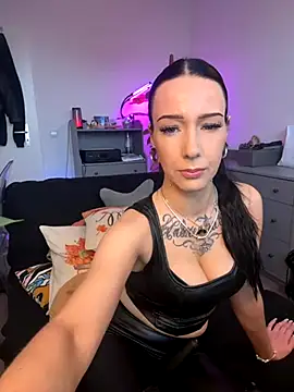 Snapshot of Trixie-Tainted chatting on November 10, 2025, 3:06 pm Trixie-Tainted online show from November 10, 2025, 3:06 pm