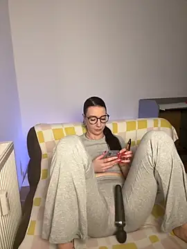 Snapshot of Trixie-Tainted chatting on October 6, 2025, 1:23 pm Trixie-Tainted online show from October 6, 2025, 1:23 pm