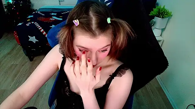 Snapshot of CranberryHot chatting on January 15, 2026, 4:43 pm CranberryHot online show from January 15, 2026, 4:43 pm