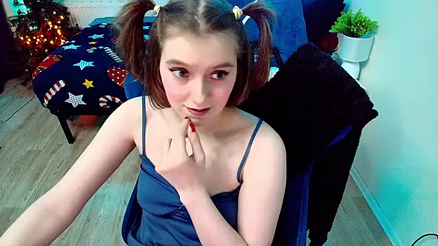 Snapshot of CranberryHot chatting on February 3, 2026, 2:11 pm CranberryHot online show from February 3, 2026, 2:11 pm