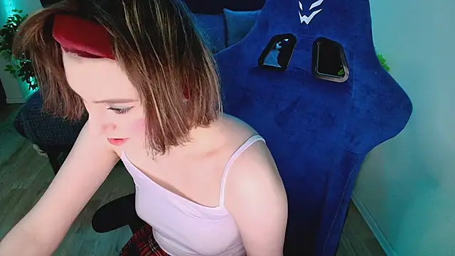 CranberryHot online show from November 16, 2025, 10:02 pm