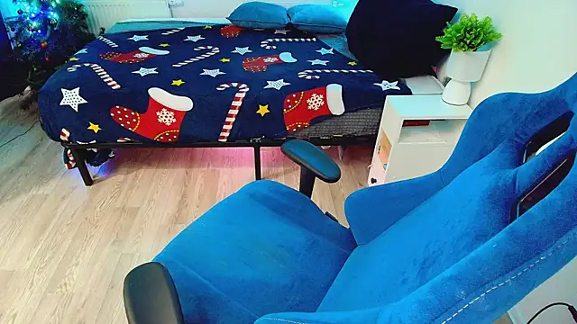 Snapshot of CranberryHot chatting on February 15, 2026, 8:24 am CranberryHot online show from February 15, 2026, 8:24 am