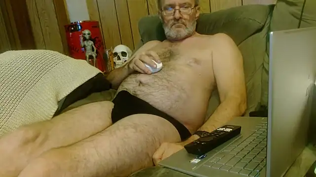 Snapshot of snickers1 chatting on September 9, 2025, 2:26 pm snickers1 online show from September 9, 2025, 2:26 pm