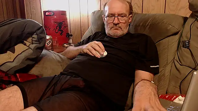 Snapshot of snickers1 chatting on November 30, 2025, 7:20 am snickers1 online show from November 30, 2025, 7:20 am