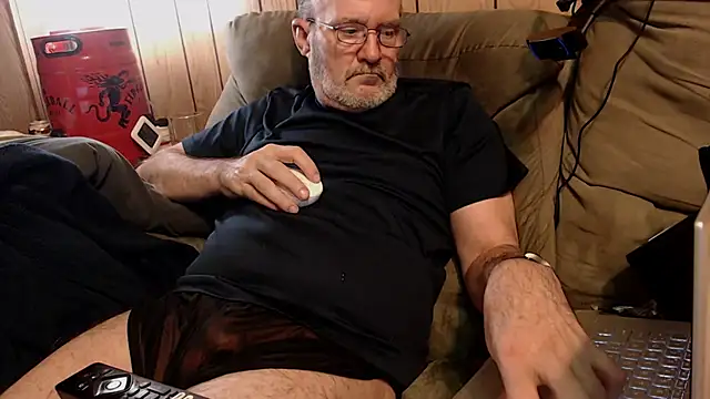 snickers1 online show from December 22, 2025, 1:39 am