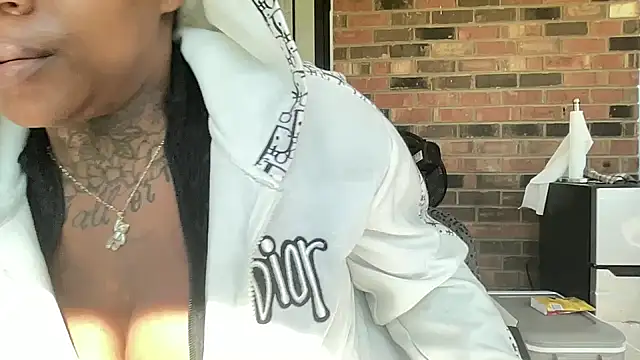 Snapshot of Creamesensation chatting on October 30, 2025, 4:59 pm Creamesensation online show from October 30, 2025, 4:59 pm