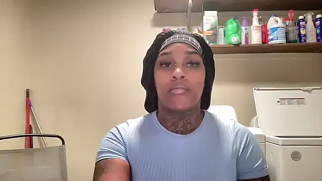 Snapshot of Creamesensation chatting on October 25, 2025, 8:31 pm Creamesensation online show from October 25, 2025, 8:31 pm