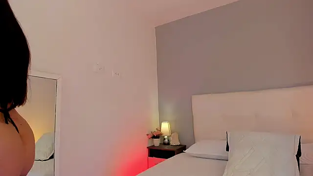 Snapshot of NataliaBuiles chatting on December 4, 2025, 5:56 pm NataliaBuiles online show from December 4, 2025, 5:56 pm