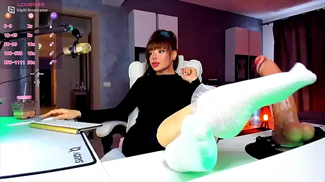 Miss kay1111 online show from April 19, 2026, 2:51 pm