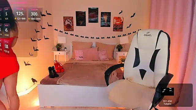 Snapshot of HelenaRegal chatting on October 28, 2025, 2:27 pm HelenaRegal online show from October 28, 2025, 2:27 pm