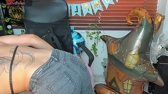 DestinyHills online show from March 23, 2026, 12:16 pm