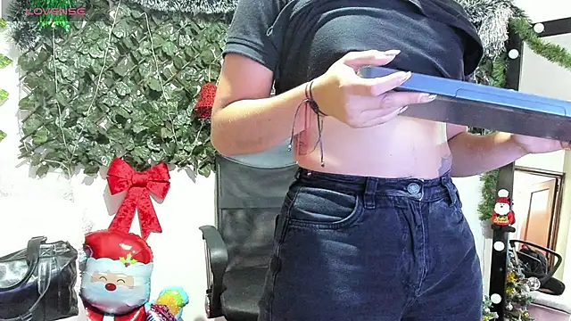 DestinyHills online show from December 5, 2025, 12:04 pm