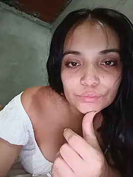 Snapshot of _Estrellita_ chatting on July 4, 2026, 10:58 pm Estrellita online show from July 4, 2026, 10:58 pm