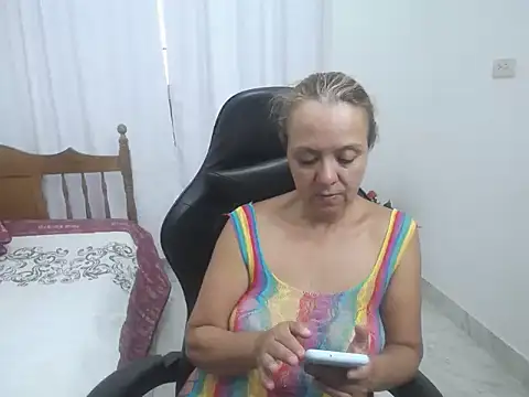 Snapshot of yeslluisa chatting on May 20, 2026, 8:28 pm yeslluisa online show from May 20, 2026, 8:28 pm
