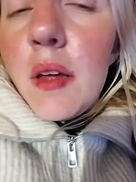 Mllesha74000 online show from January 25, 2025, 7:28 pm