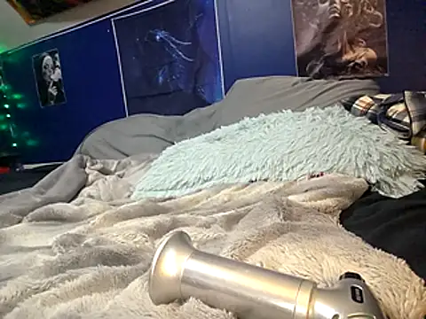 Snapshot of canadacockinme chatting on April 10, 2026, 9:44 pm canadacockinme online show from April 10, 2026, 9:44 pm