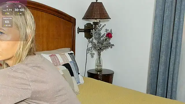 Christine 35 online show from March 27, 2026, 12:39 pm