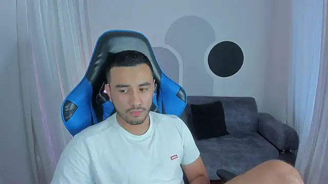 Snapshot of Nick_Moca chatting on December 4, 2024, 9:18 pm Nick Moca online show from December 4, 2024, 9:18 pm