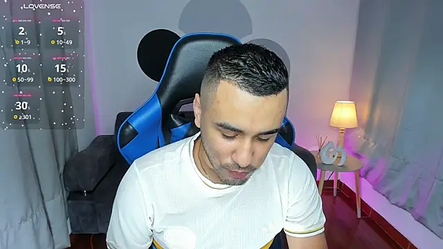 Snapshot of Nick_Moca chatting on January 12, 2025, 12:39 am Nick Moca online show from January 12, 2025, 12:39 am