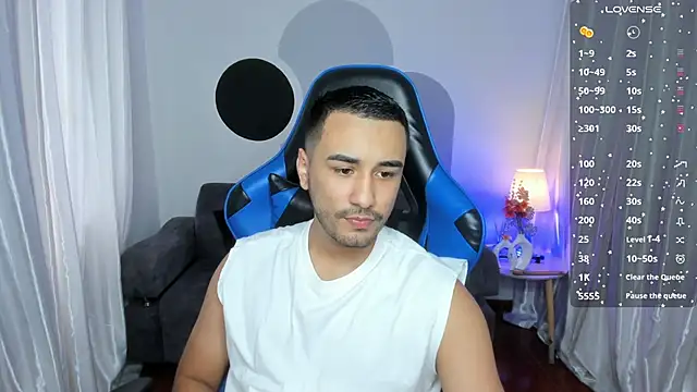 Snapshot of Nick_Moca chatting on December 20, 2024, 7:50 pm Nick Moca online show from December 20, 2024, 7:50 pm