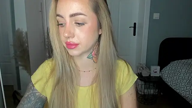 Snapshot of sexyCoralie chatting on July 1, 2026, 1:22 pm sexyCoralie online show from July 1, 2026, 1:22 pm