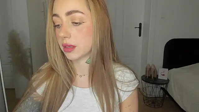 sexyCoralie online show from February 7, 2026, 2:47 pm