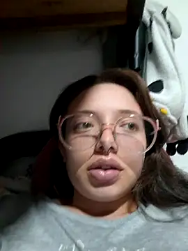 Snapshot of linda-schmidt chatting on December 4, 2025, 2:10 am linda-schmidt online show from December 4, 2025, 2:10 am