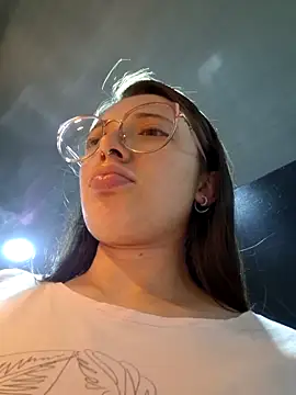 Snapshot of linda-schmidt chatting on November 28, 2025, 9:48 pm linda-schmidt online show from November 28, 2025, 9:48 pm