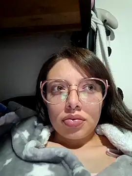 Snapshot of linda-schmidt chatting on October 27, 2025, 2:12 am linda-schmidt online show from October 27, 2025, 2:12 am