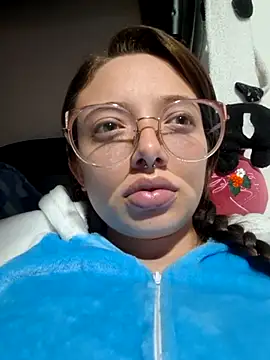 Snapshot of linda-schmidt chatting on October 26, 2025, 3:51 am linda-schmidt online show from October 26, 2025, 3:51 am