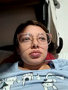 Snapshot of linda-schmidt chatting on December 15, 2025, 1:33 am linda-schmidt online show from December 15, 2025, 1:33 am