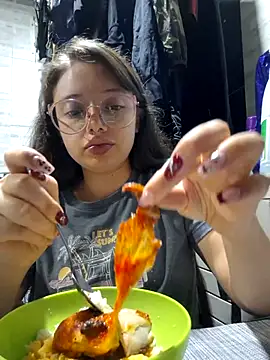 Snapshot of linda-schmidt chatting on November 19, 2025, 12:10 am linda-schmidt online show from November 19, 2025, 12:10 am