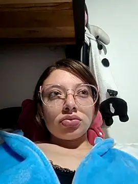 Snapshot of linda-schmidt chatting on October 23, 2025, 1:15 am linda-schmidt online show from October 23, 2025, 1:15 am